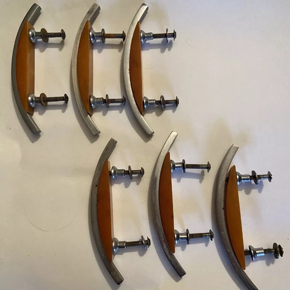 6 pcs Art Deco Butterscotch Bakelite Catalin Dresser Drawer Handles Hardware